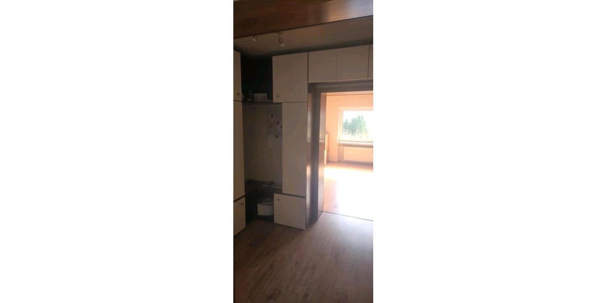 Etagenwohnung Breidenbach - 3 Zimmer, 98 m&sup2;, 1.100&euro; | Angebot:26073207