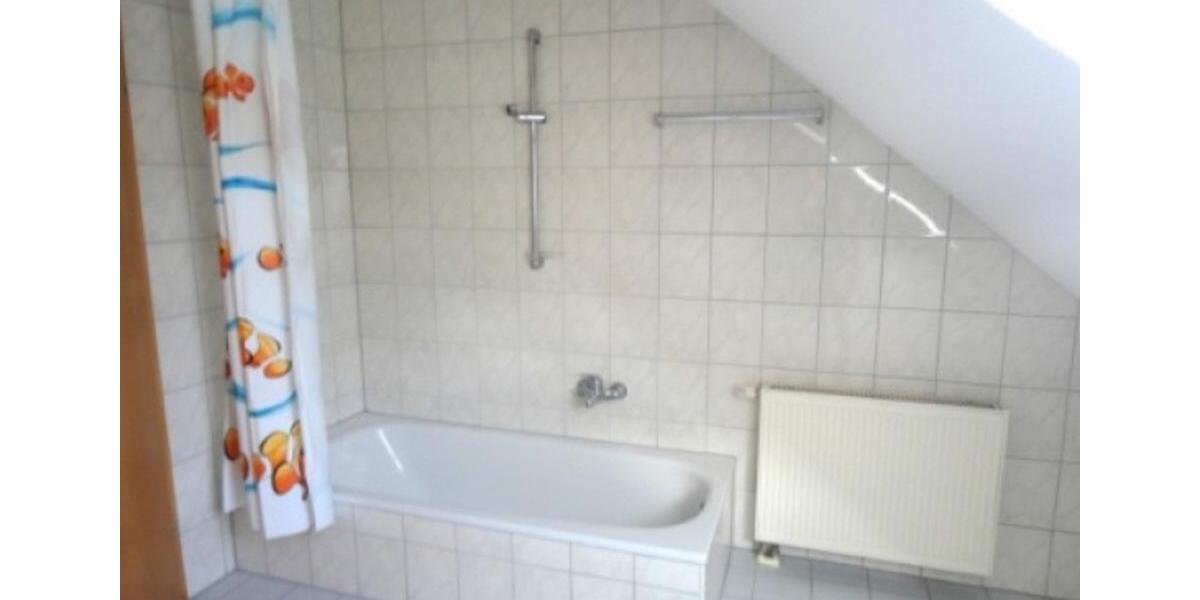 Dachgeschoßwohnung Kirtorf - 3 Zimmer, 102 m&sup2;, 520&euro; | Angebot:24782694