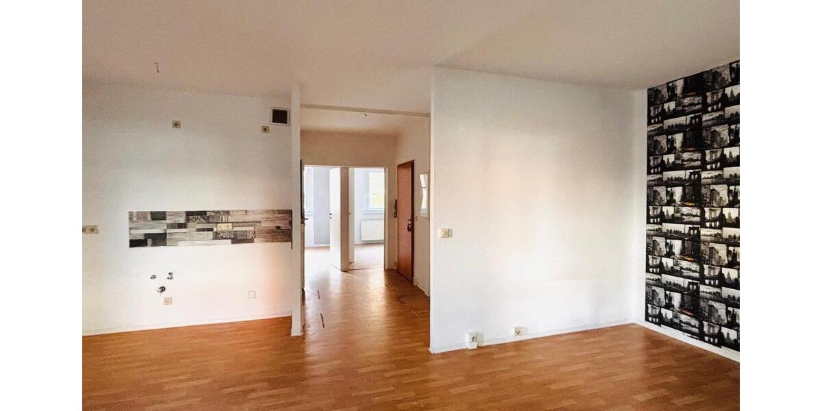 Etagenwohnung Suhl - 4 Zimmer, 68 m&sup2;, 360&euro; | Angebot:23843034