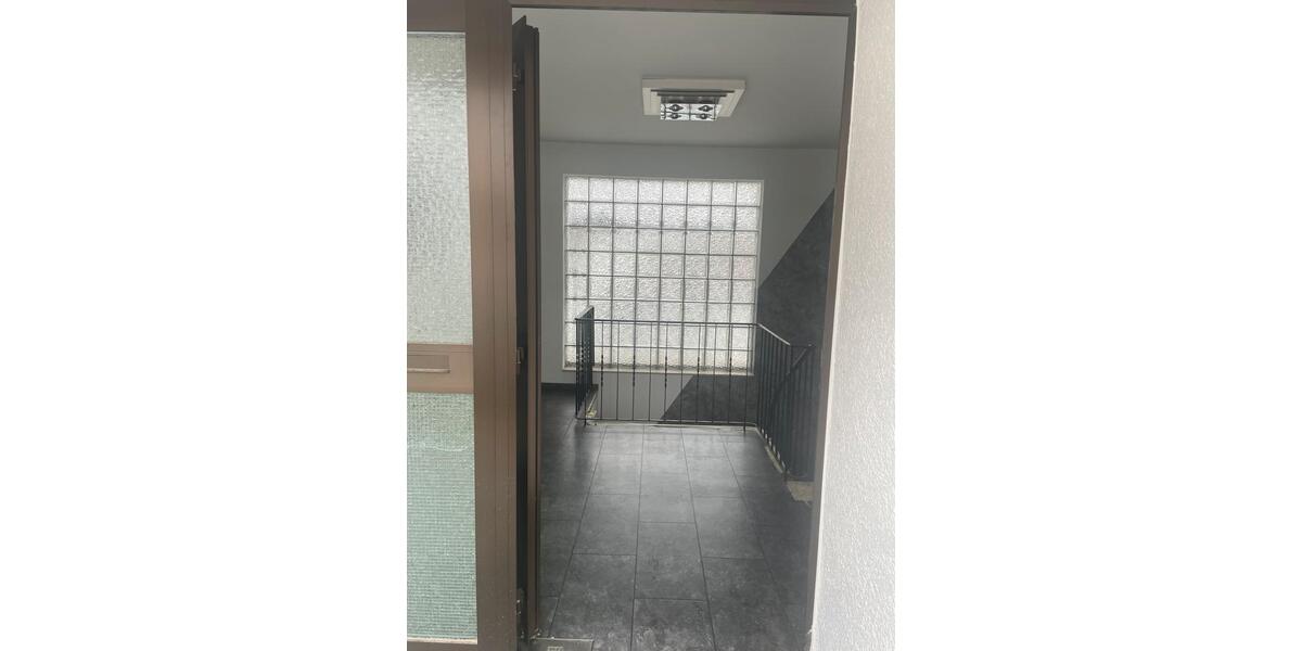 Etagenwohnung Reutlingen Reutlingen (Kernstadt) - 3.5 Zimmer, 130 m&sup2;, 1.500&euro; | Angebot:26566839
