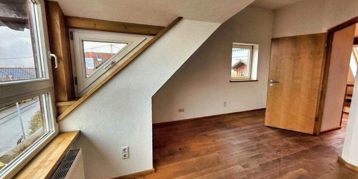 Mehrfamilienhaus, Wohnhaus Wilhelmsdorf Esenhausen - 4 Zimmer, 141 m&sup2;, 1.200&euro; | Angebot:25701172