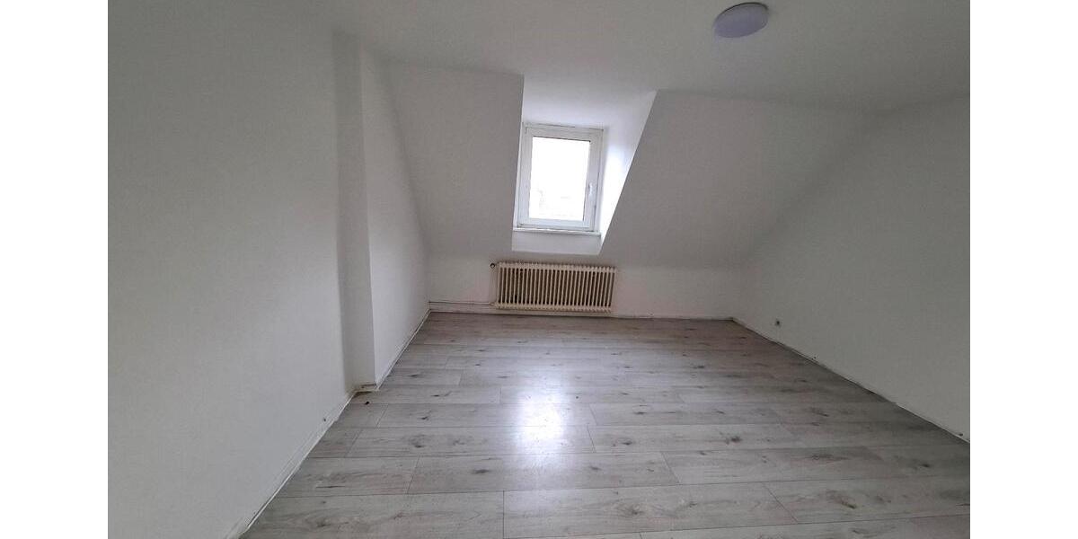 Dachgeschoßwohnung Emden - 3 Zimmer, 70 m&sup2;, 449&euro; | Angebot:26605280
