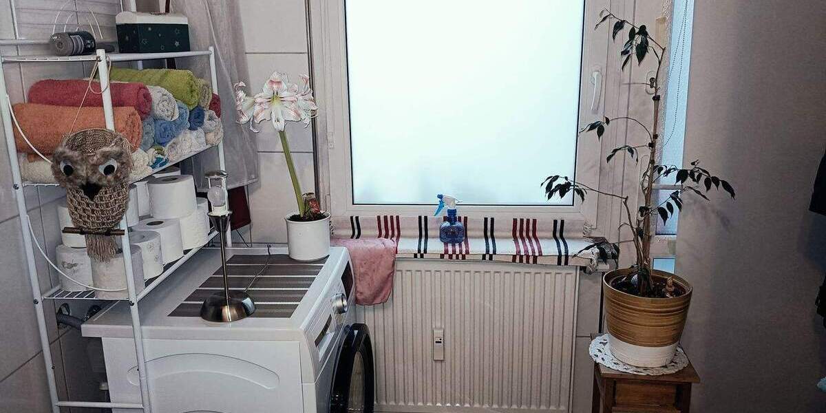 Teimöblierte 1 Zimmer Wohnung mit Single-EBK modernem Duschbad in ruhiger Lage, an Mieter mittleren Alters zu vergeben... 1 zimmer