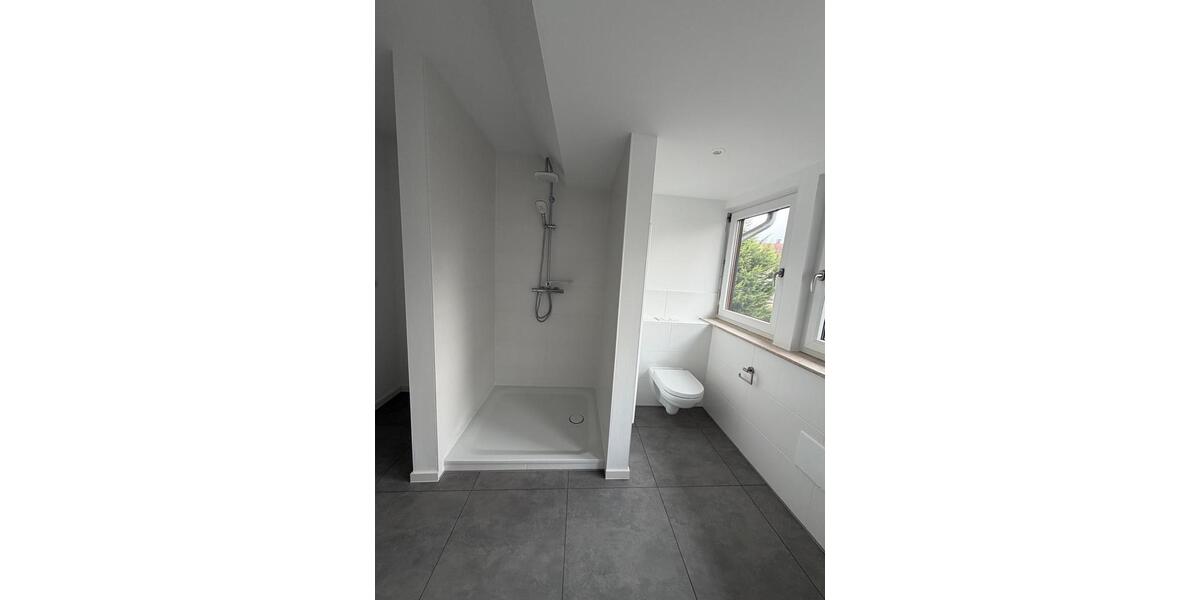 Zentrale 4-Zimmer Wohnung mit Balkon und Stellplatz 4 zimmer