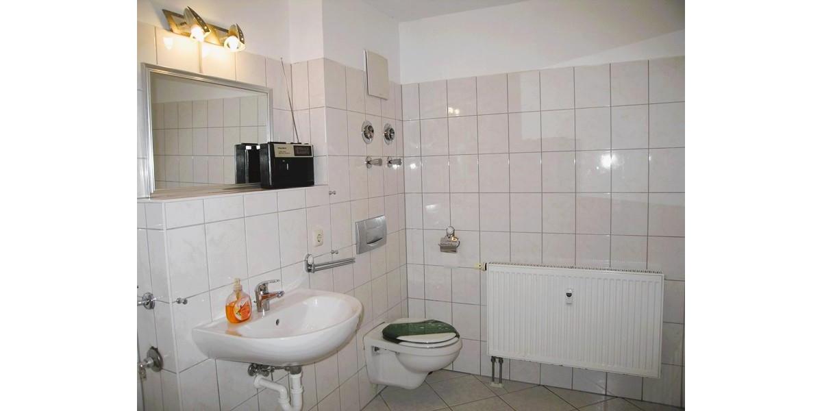 Erdgeschoßwohnung Neubrandenburg - 2 Zimmer, 76 m&sup2;, 750&euro; | Angebot:26521101