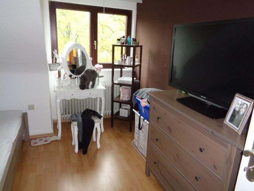 HH-Eilbek, 2 Zimmer Wohnung im Dachgeschoss !Bitte unsere Fragen beachten! 2 zimmer