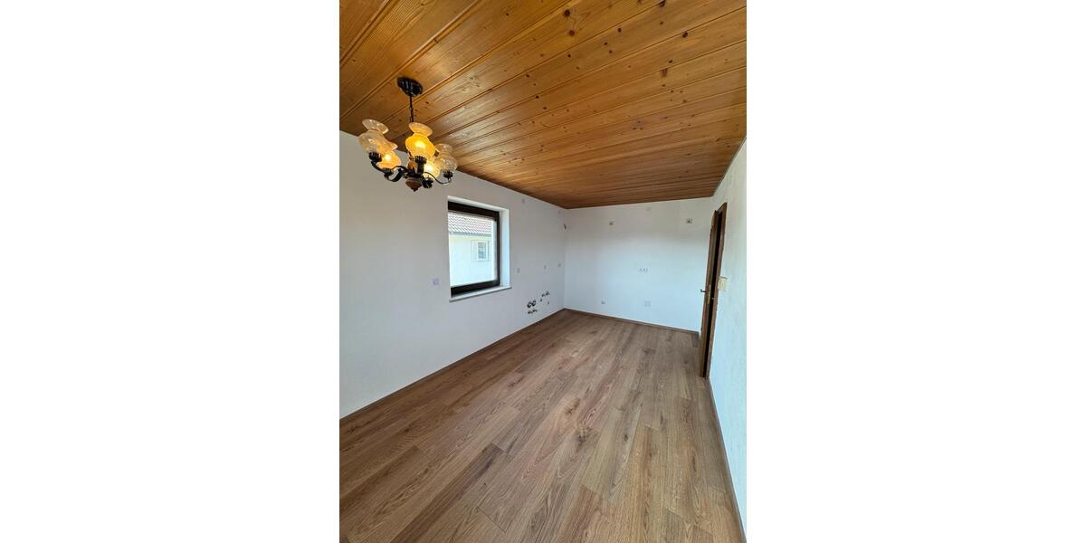 Etagenwohnung Mallersdorf-Pfaffenberg Pfaffenberg - 2.5 Zimmer, 78 m&sup2;, 830&euro; | Angebot:25934660