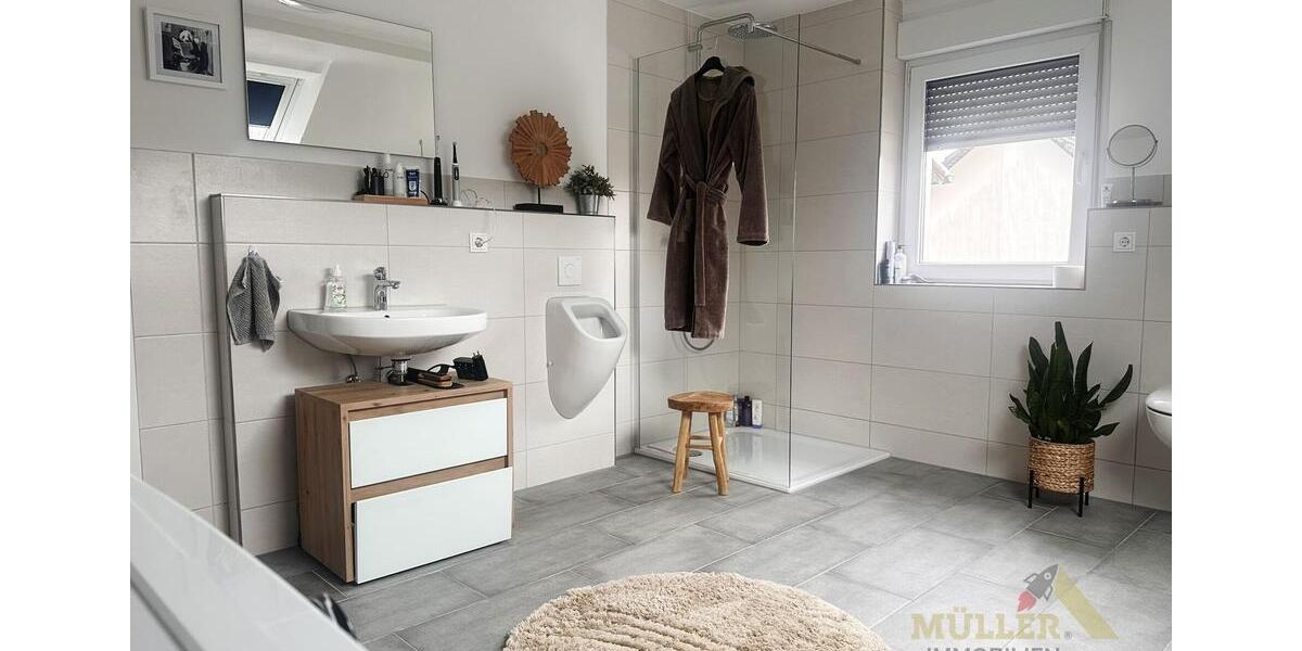 Etagenwohnung Schwalbach - 3 Zimmer, 80 m&sup2;, 700&euro; | Angebot:26265235