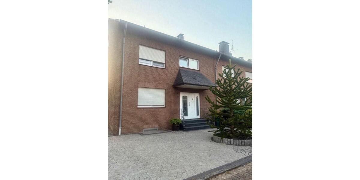 Bezugsfertige renovierte sichere Wohnung in Trompet Moers Rumeln 2 zimmer