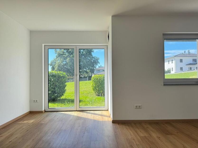3-Zimmer Wohnung mit EBK und Terrasse zu vermieten zimmer