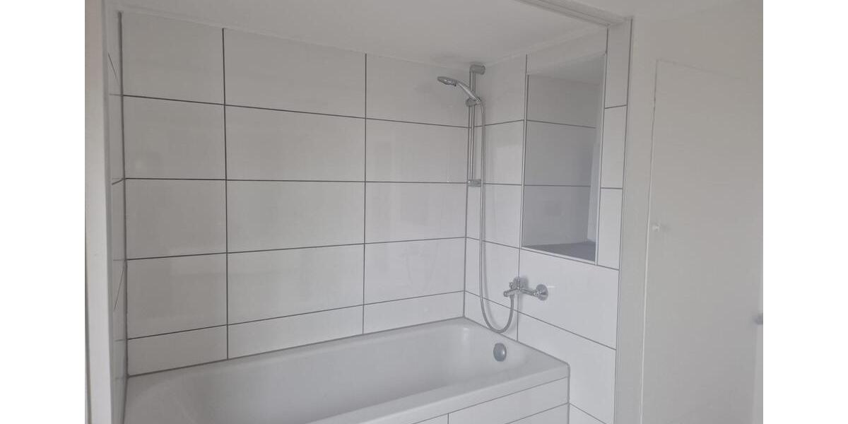 Dachgeschoßwohnung Remscheid - 2 Zimmer, 75 m&sup2;, 500&euro; | Angebot:24398812