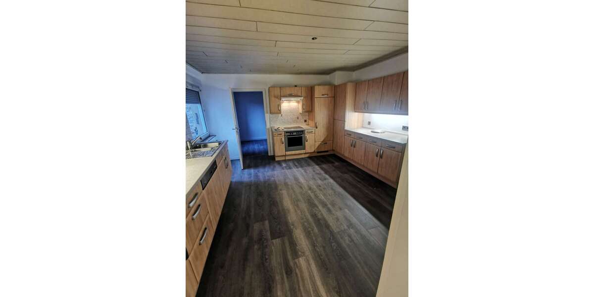 Etagenwohnung Landstuhl - 6 Zimmer, 137 m&sup2;, 1.370&euro; | Angebot:24710102