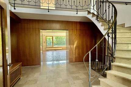 Haus zum Mieten in Hanau 2.850 € 274 m² 10 zimmer