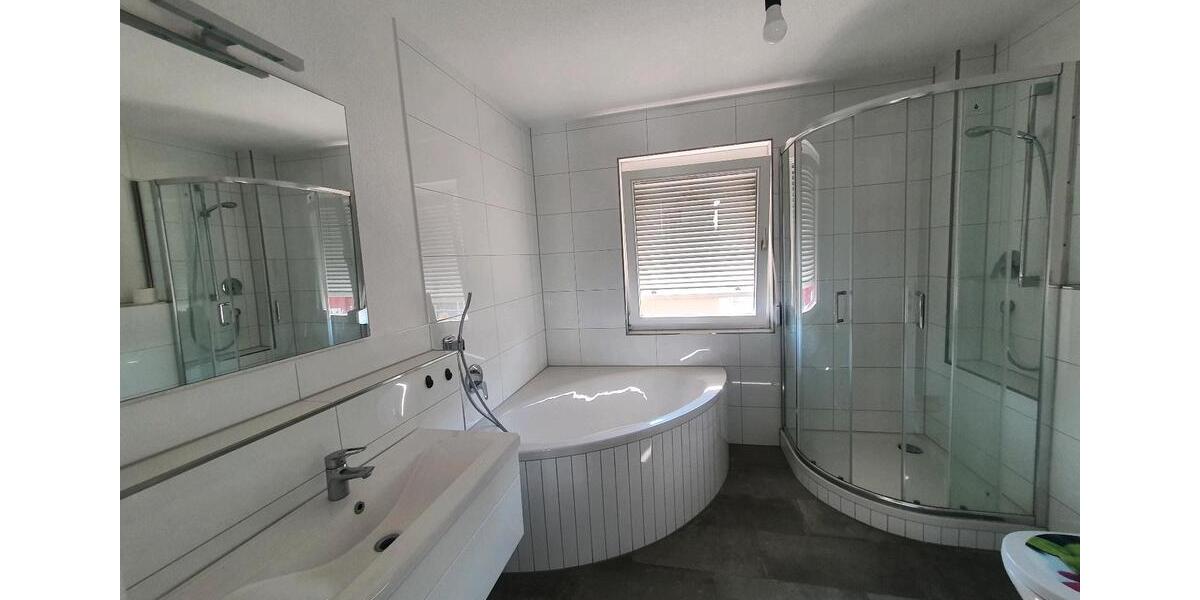 1 Fam.Haus - 6,5 Zimmer - 160 m2 - Kehl-Neumühl 6 zimmer