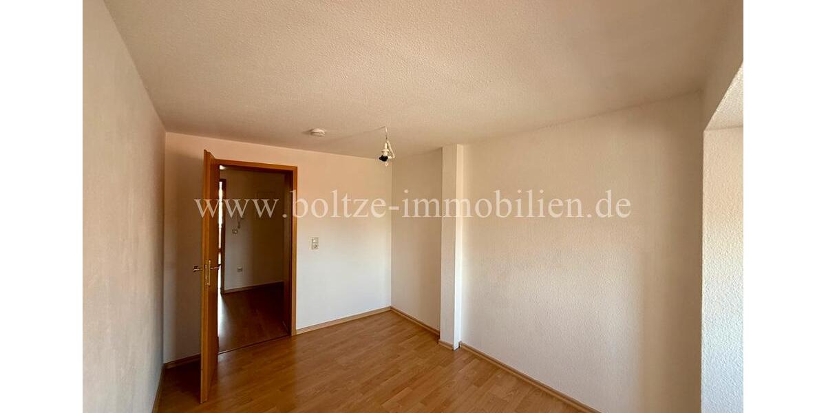 Dachgeschoßwohnung Naumburg (Saale) - 3 Zimmer, 100 m&sup2;, 580&euro; | Angebot:25719584