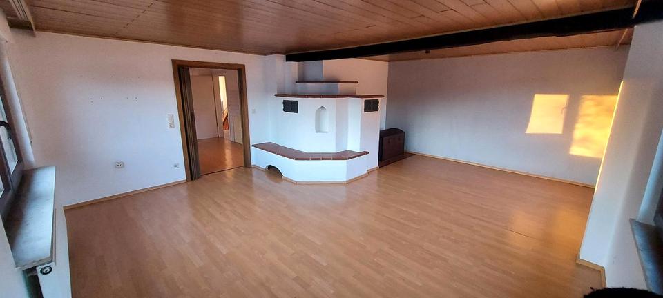 Dachgeschoßwohnung Bürgstadt - 3 Zimmer, 96 m&sup2;, 960&euro; | Angebot:24805279