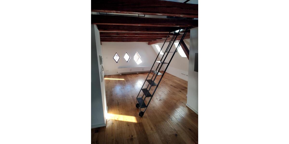 Dachgeschoßwohnung Esslingen am Neckar - 1 Zimmer, 50 m&sup2;, 750&euro; | Angebot:26694108