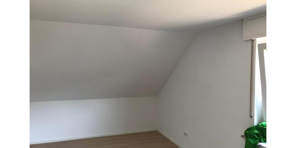 Dachgeschoßwohnung Freudenberg - 3.5 Zimmer, 105 m&sup2;, 950&euro; | Angebot:26623803
