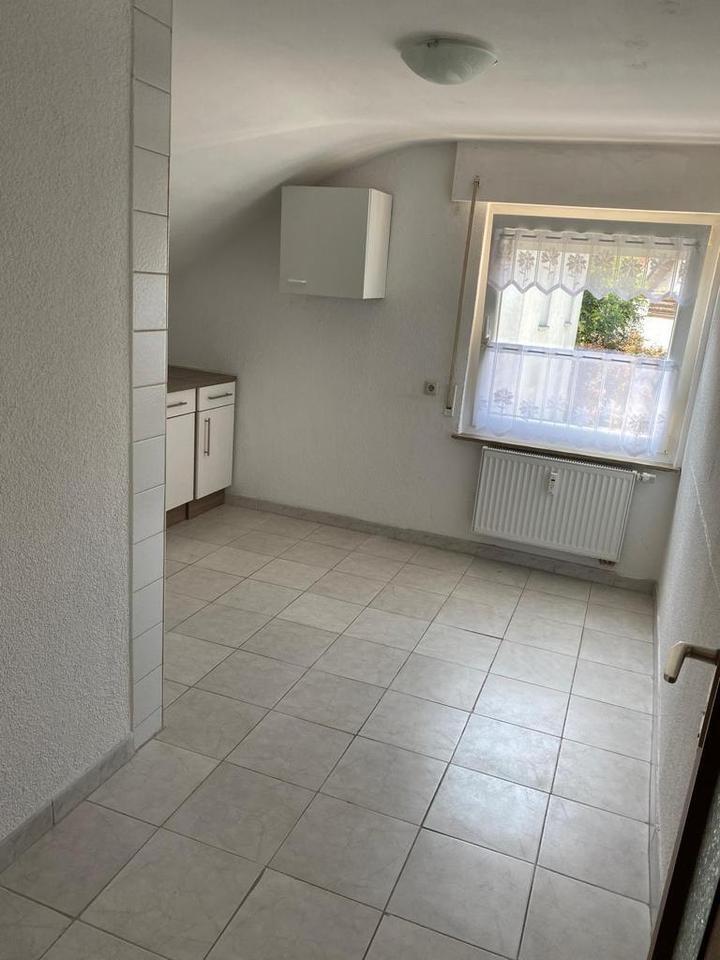 3-Zimmer Dachgeschosswohnung ab 01.12.25 zimmer