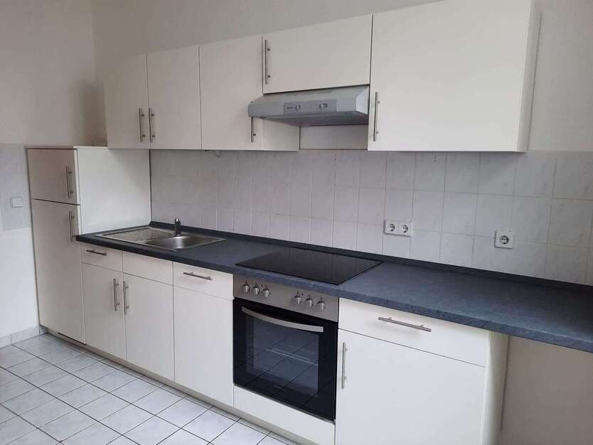 großzügige 3 Zimmer-Wohnung mit Einbauküche *ideal für WG oder Familien* 3 zimmer