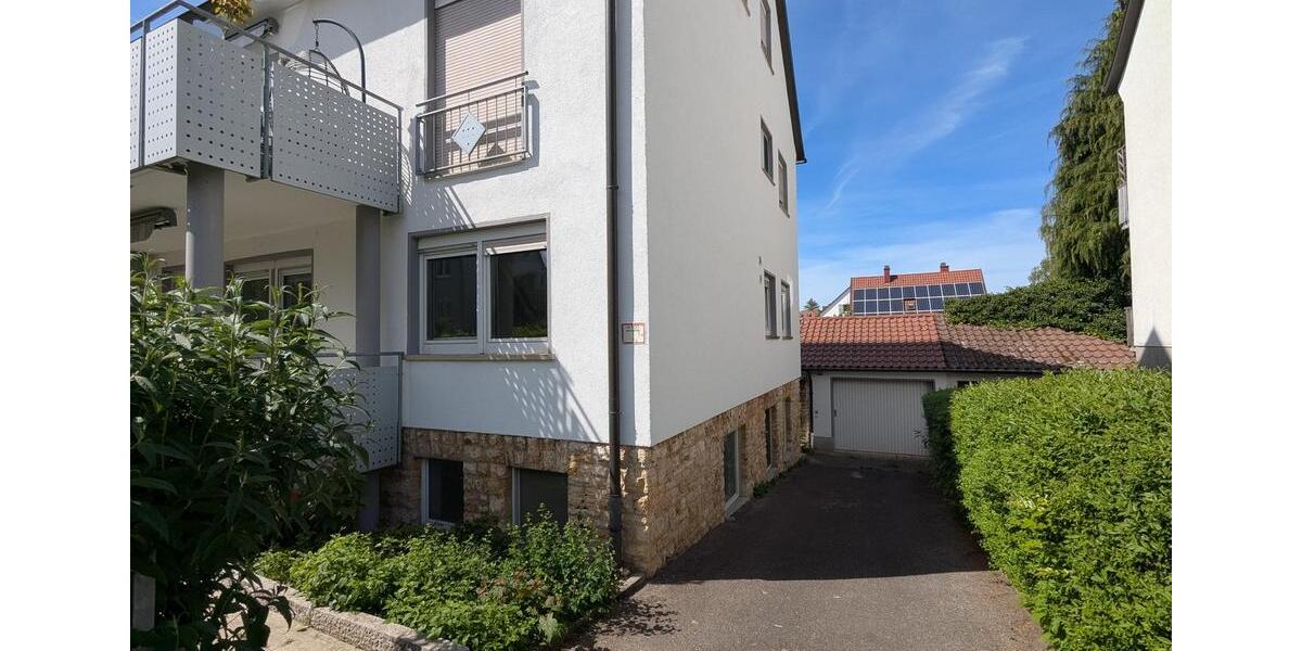 Erdgeschoßwohnung Stuttgart Bad Cannstatt - 4 Zimmer, 102 m&sup2;, 1.795&euro; | Angebot:26574382