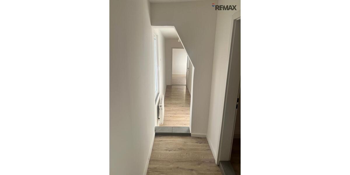 Dachgeschoßwohnung Coburg - 3 Zimmer, 75 m&sup2;, 800&euro; | Angebot:24522135