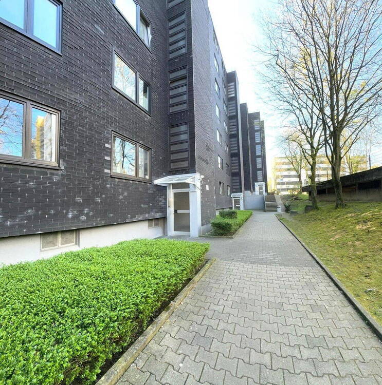 **Moderne, helle & frisch renovierte 2,5-Zimmer-Wohnung in Oberbarmen - mit Balkon & Aufzug**