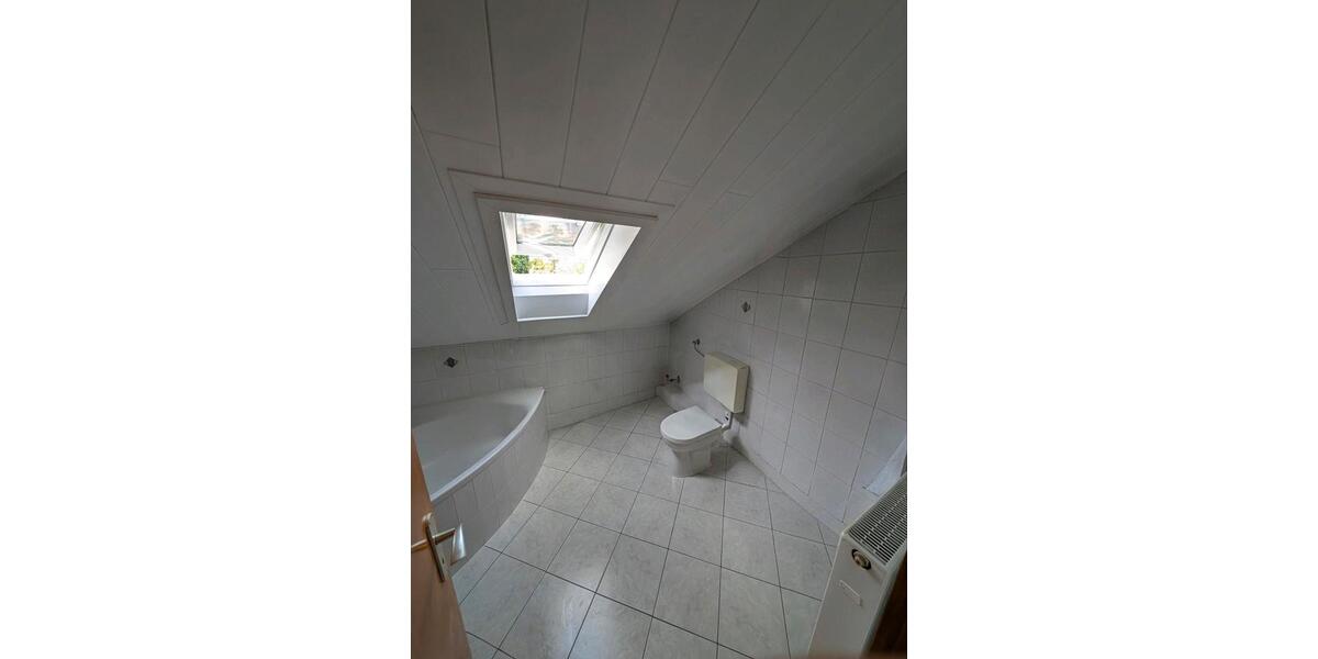 Dachgeschoßwohnung Biebergemünd - 4 Zimmer, 117 m&sup2;, 950&euro; | Angebot:25239297