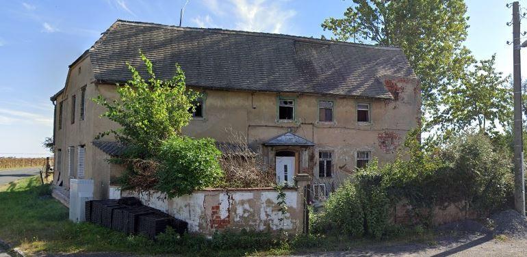 Haus im Dornröschenschlaf. 3 zimmer