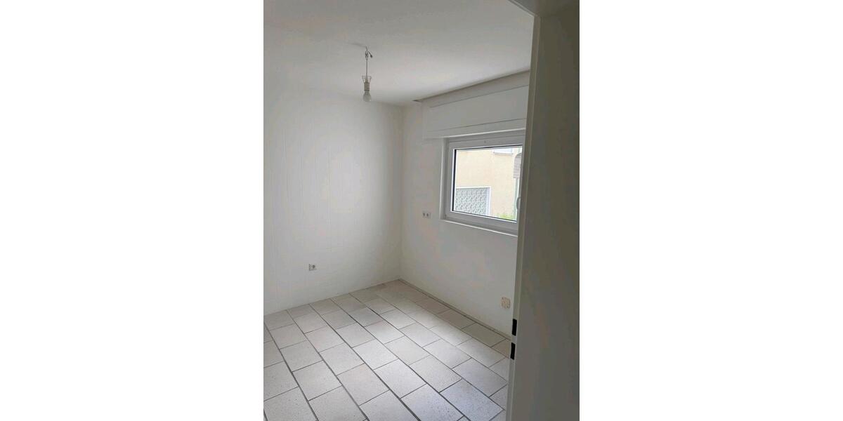 Maisonettenwohnung Wiesbaden Schierstein - 3.5 Zimmer, 136 m&sup2;, 1.500&euro; | Angebot:26639046