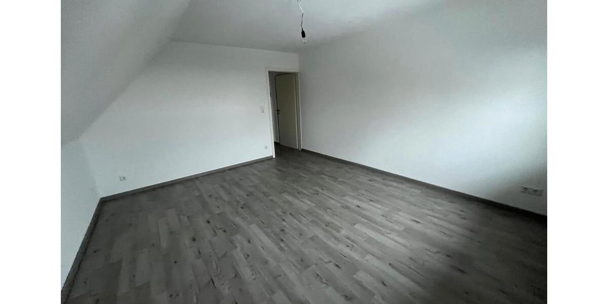 Dachgeschoßwohnung Rodewald - 3 Zimmer, 100 m&sup2;, 950&euro; | Angebot:26387251