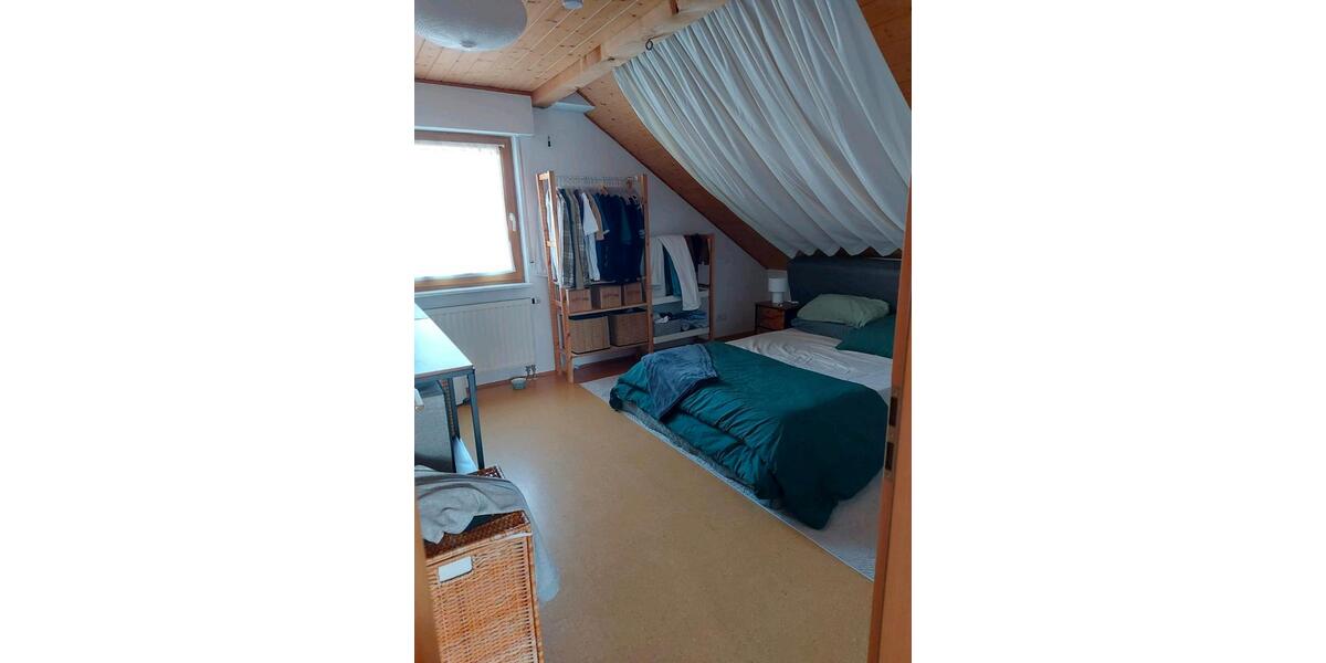 Dachgeschoßwohnung Deißlingen - 3 Zimmer, 65 m&sup2;, 850&euro; | Angebot:24840630