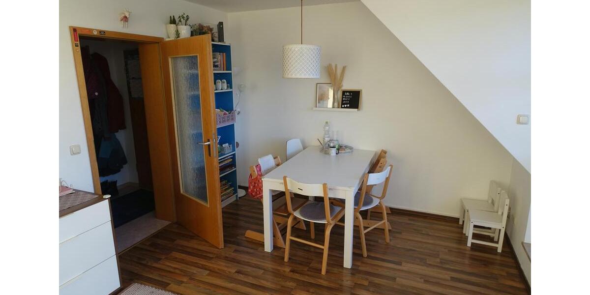 Dachgeschoßwohnung Bubenreuth - 3 Zimmer, 83 m&sup2;, 1.090&euro; | Angebot:25982195