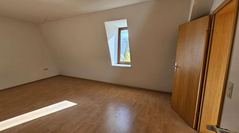 Gemütliche Dachgeschosswohnung in Mühlhausen 1 zimmer