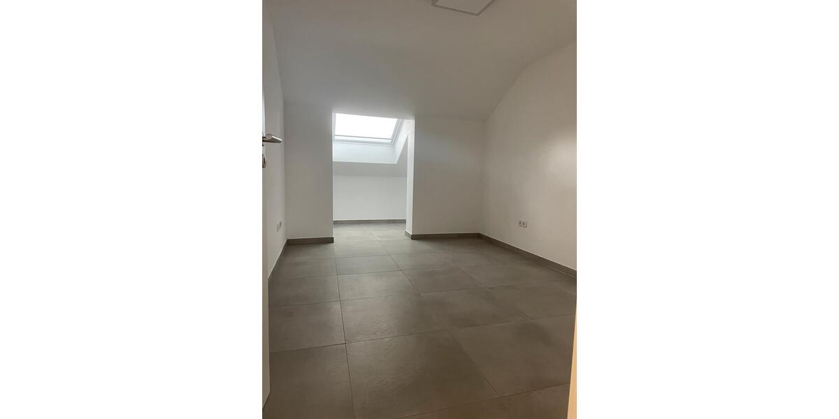 Neu sanierte 4,5 ZKB Wohnung in Kaiserslautern-Erfenbach 4 zimmer