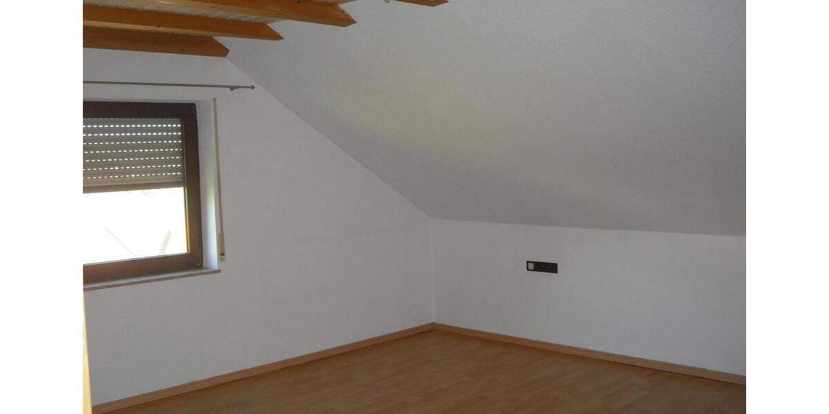 Dachgeschoßwohnung Weissach im Tal - 4.5 Zimmer, 1.200&euro; | Angebot:24554495