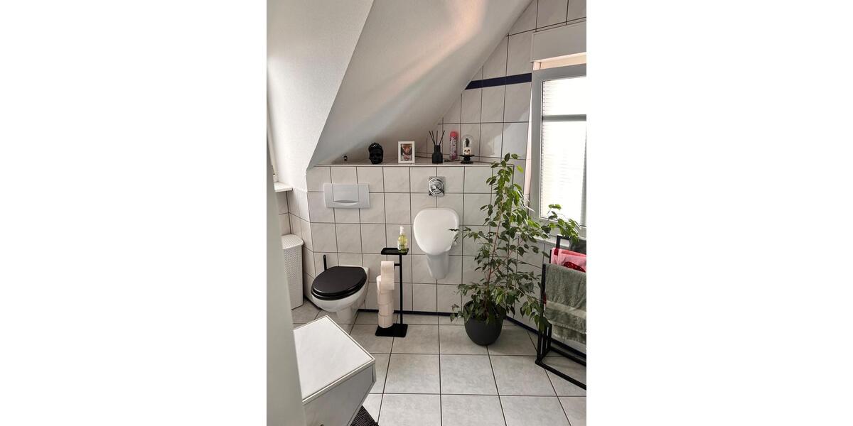 Dachgeschoßwohnung Schweinfurt Gartenstadt - 3 Zimmer, 80 m&sup2;, 690&euro; | Angebot:26646658