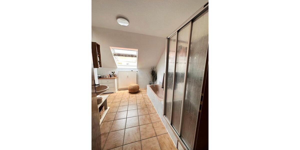 Dachgeschoßwohnung Bad Soden-Salmünster Salmünster - 4 Zimmer, 100 m&sup2;, 650&euro; | Angebot:25908616