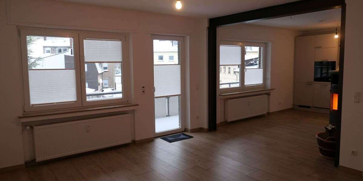 Etagenwohnung Duisburg Rheinhausen - 3 Zimmer, 113 m&sup2;, 1.050&euro; | Angebot:24543724