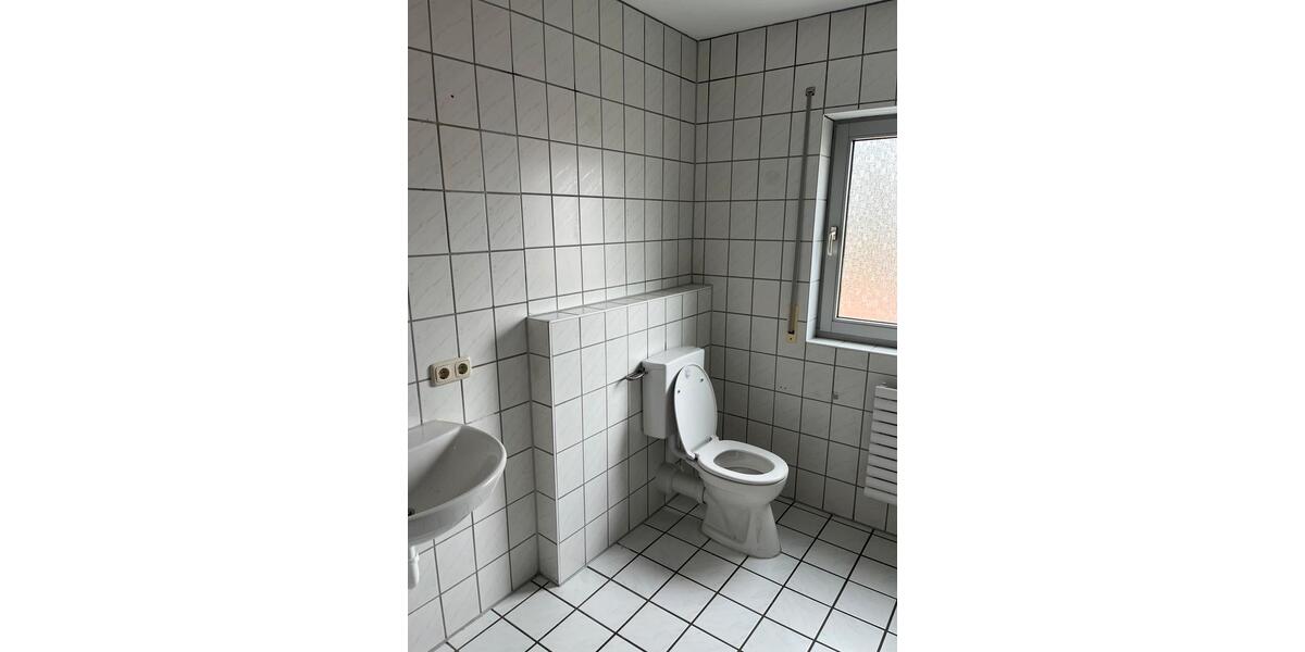 Dachgeschoßwohnung Mücke - 4 Zimmer, 75 m&sup2;, 800&euro; | Angebot:25656942