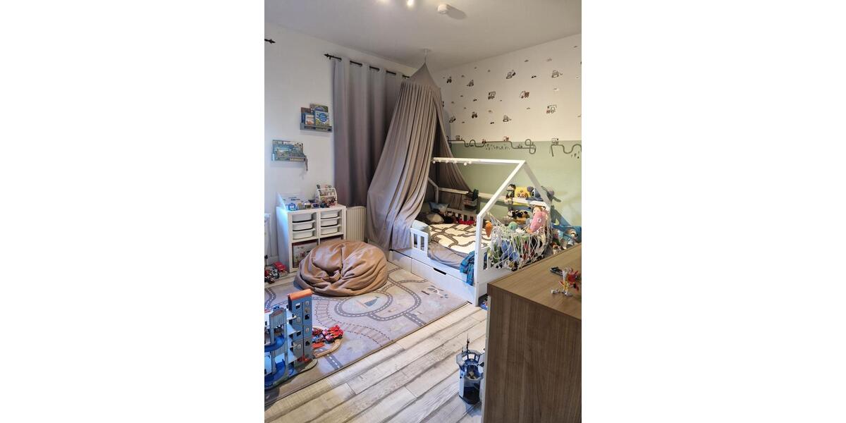 Etagenwohnung Halle (Saale) Silberhöhe - 4 Zimmer, 80 m&sup2;, 680&euro; | Angebot:26703980