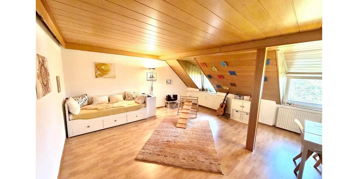 Dachgeschoßwohnung Duisburg - 3 Zimmer, 70 m&sup2;, 900&euro; | Angebot:26546138