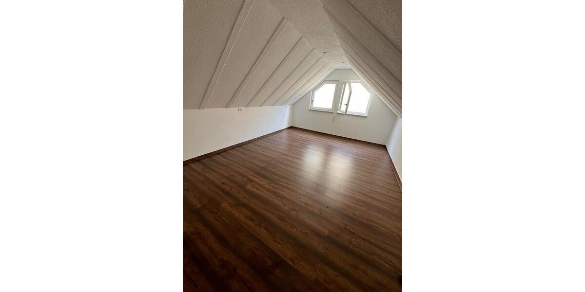 Maisonettenwohnung Singen (Hohentwiel) - 2 Zimmer, 74 m&sup2;, 950&euro; | Angebot:25350402