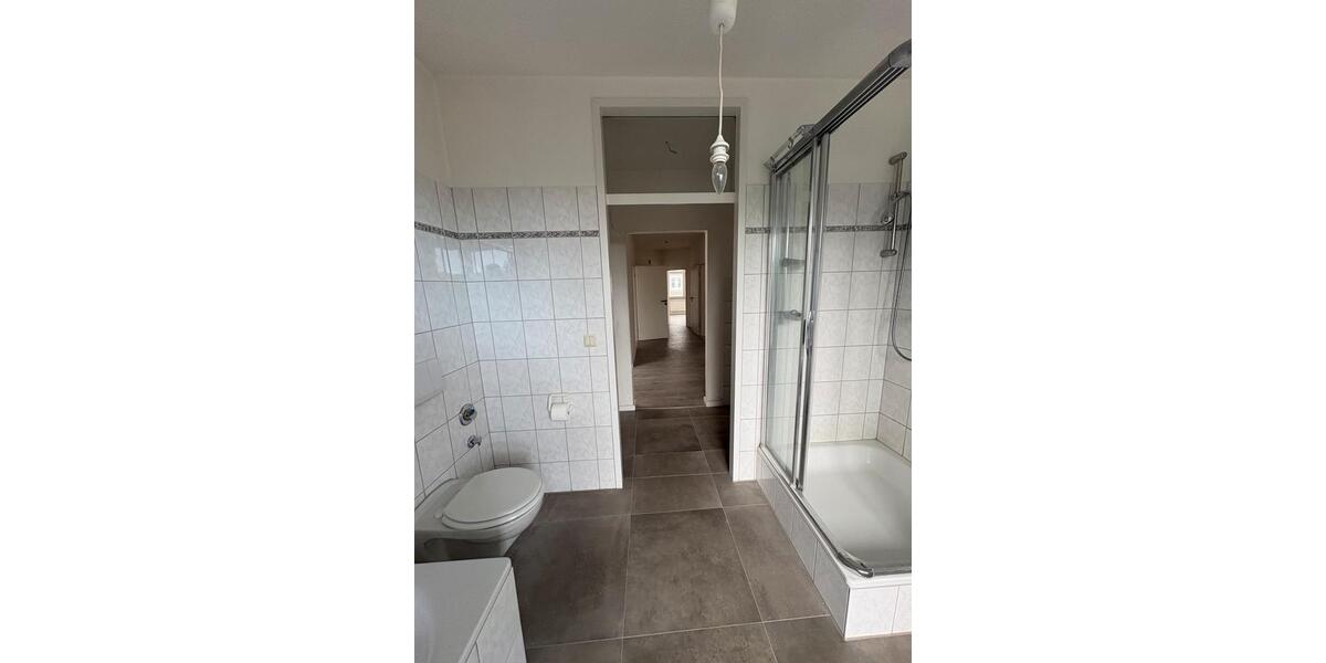 Dachgeschoßwohnung Delmenhorst Düsternort - 4 Zimmer, 121 m&sup2;, 1.000&euro; | Angebot:26603464