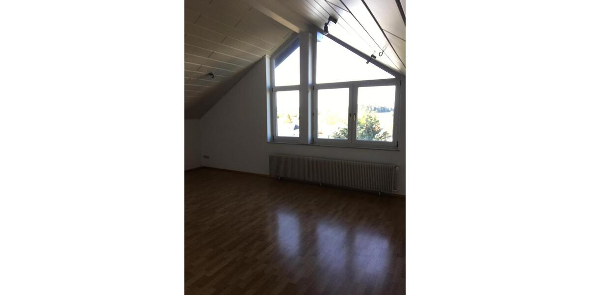Dachgeschoßwohnung Schlier - 2.5 Zimmer, 72 m&sup2;, 800&euro; | Angebot:24600174