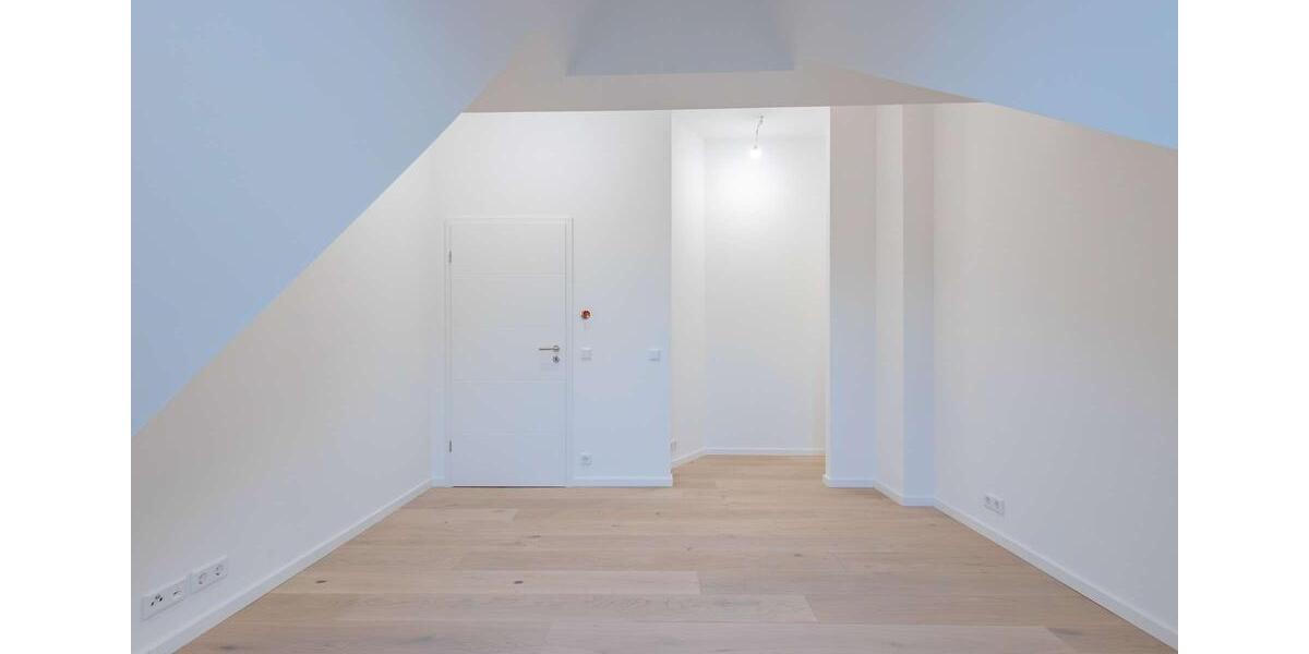 Dachgeschoßwohnung Kiel - 2 Zimmer, 85 m&sup2;, 1.860&euro; | Angebot:24599979