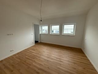 Dachgeschoßwohnung Friedrichsdorf - 4 Zimmer, 140 m&sup2;, 1.900&euro; | Angebot:25268930