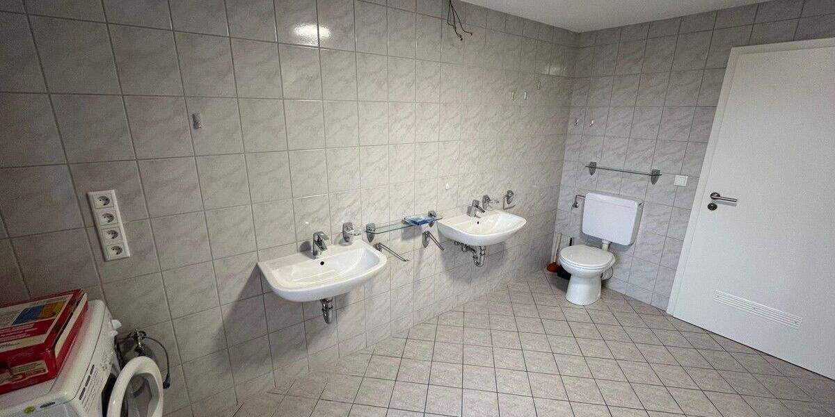 Etagenwohnung Regensburg / Reinhausen Reinhausen - 5 Zimmer, 16 m&sup2;, 520&euro; | Angebot:25686019