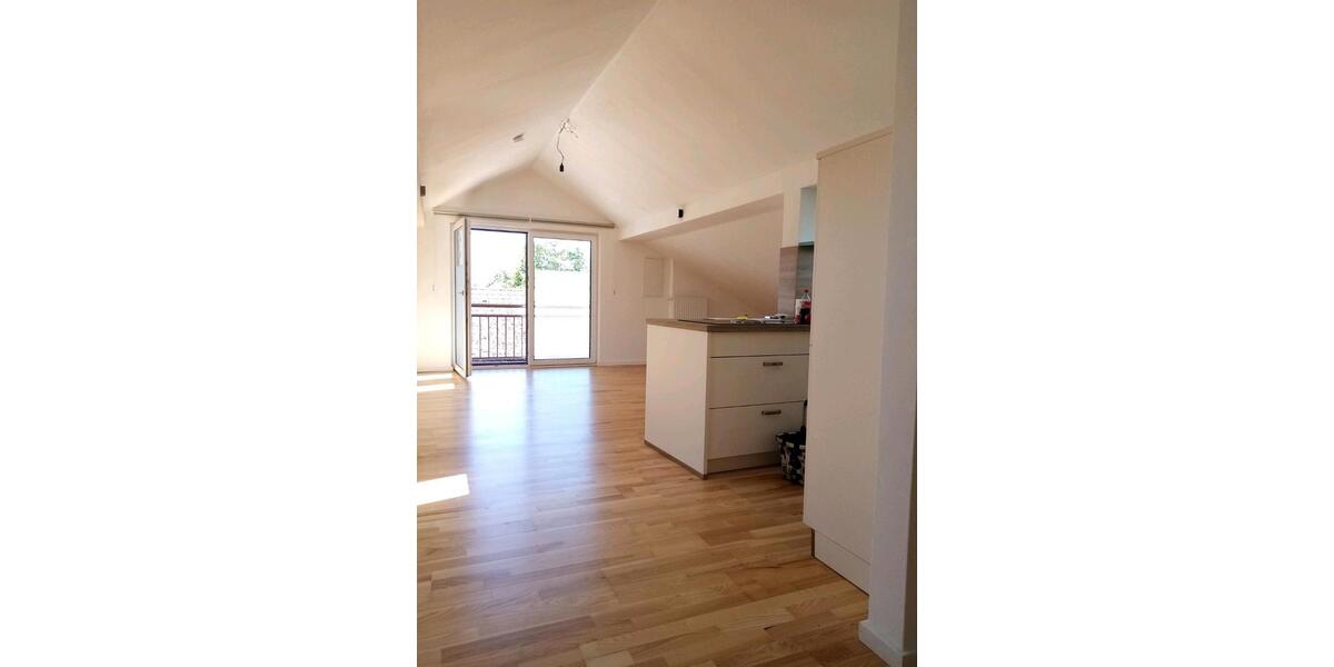 Dachgeschoßwohnung Roßbach - 2.5 Zimmer, 70 m&sup2;, 550&euro; | Angebot:23705116