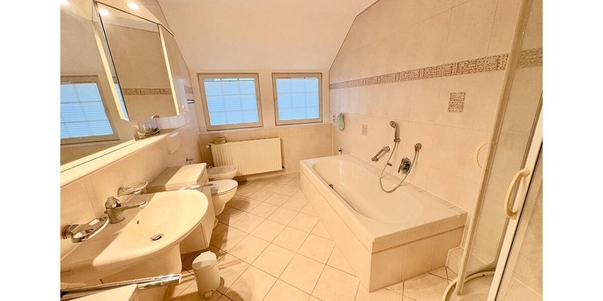 Dachgeschoßwohnung Hoya - 3 Zimmer, 100 m&sup2;, 700&euro; | Angebot:24638734